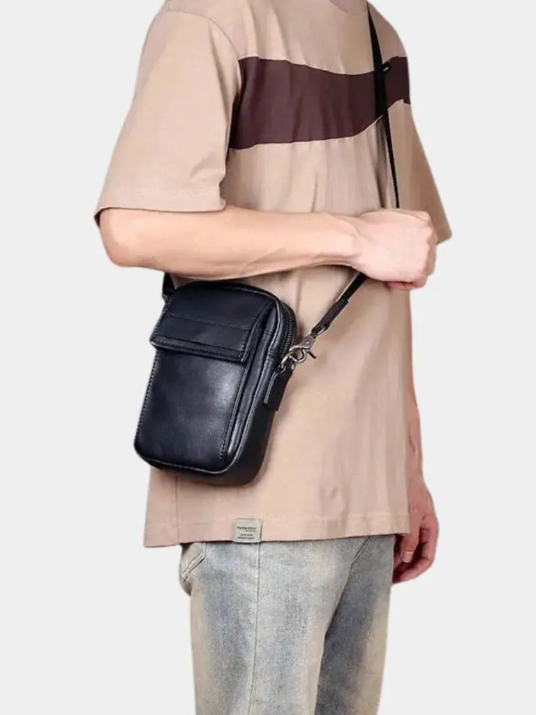 Essential Small Leather Shoulder Bag - Nordwr