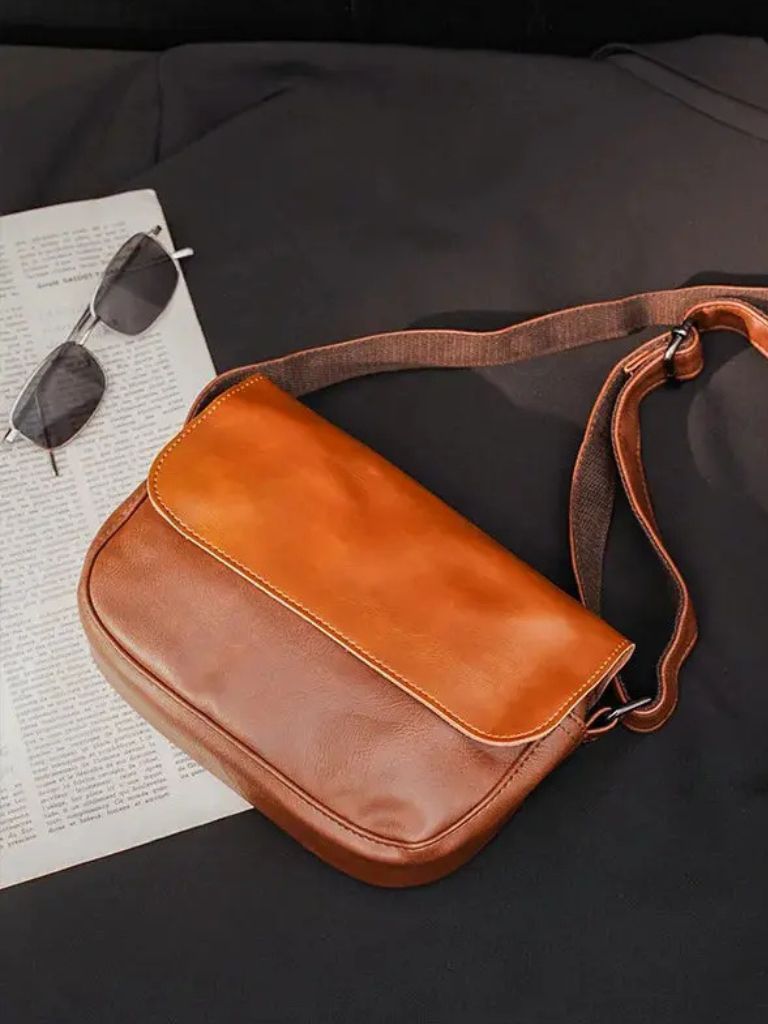Milan Essential Leather Shoulder Bag - Nordwr